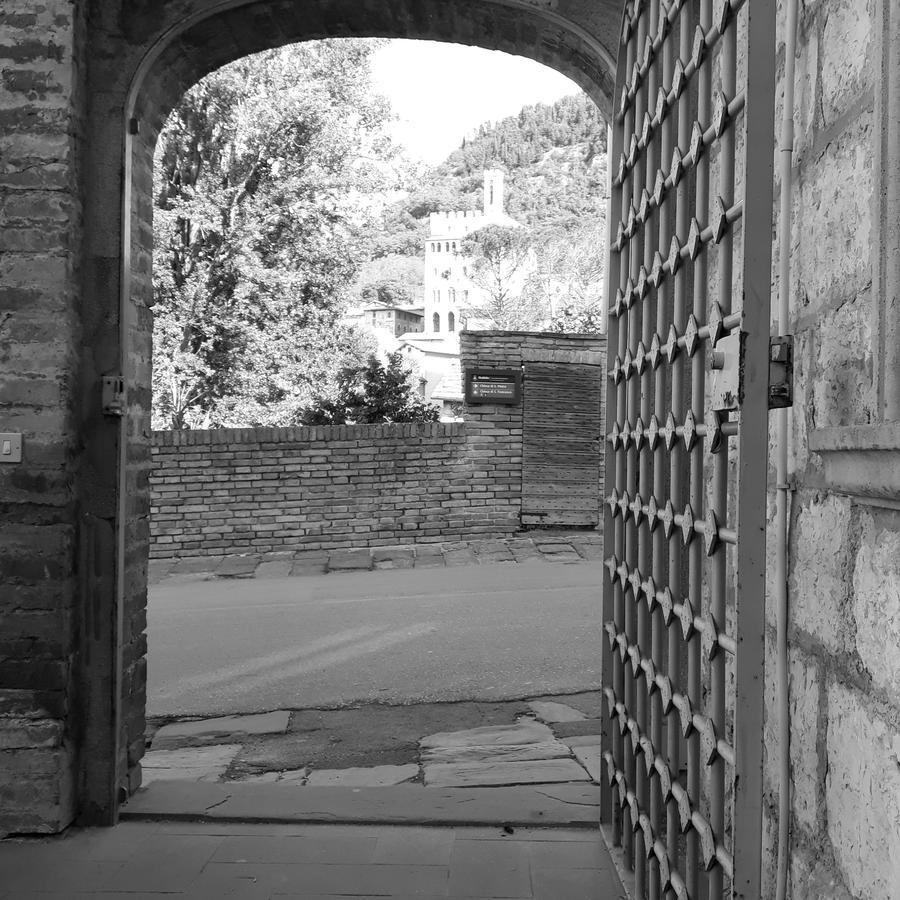 Hotel Porta Marmorea Gubbio Exterior foto